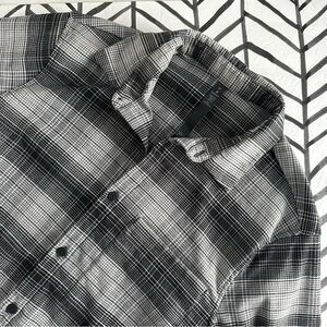 Lululemon Size M Men's Gray and Black Button Up Flannel